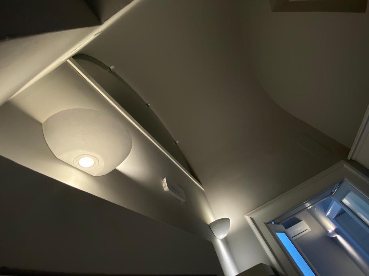 Suite 261 - Intero Appartamento Nel Centro Di Бари Экстерьер фото