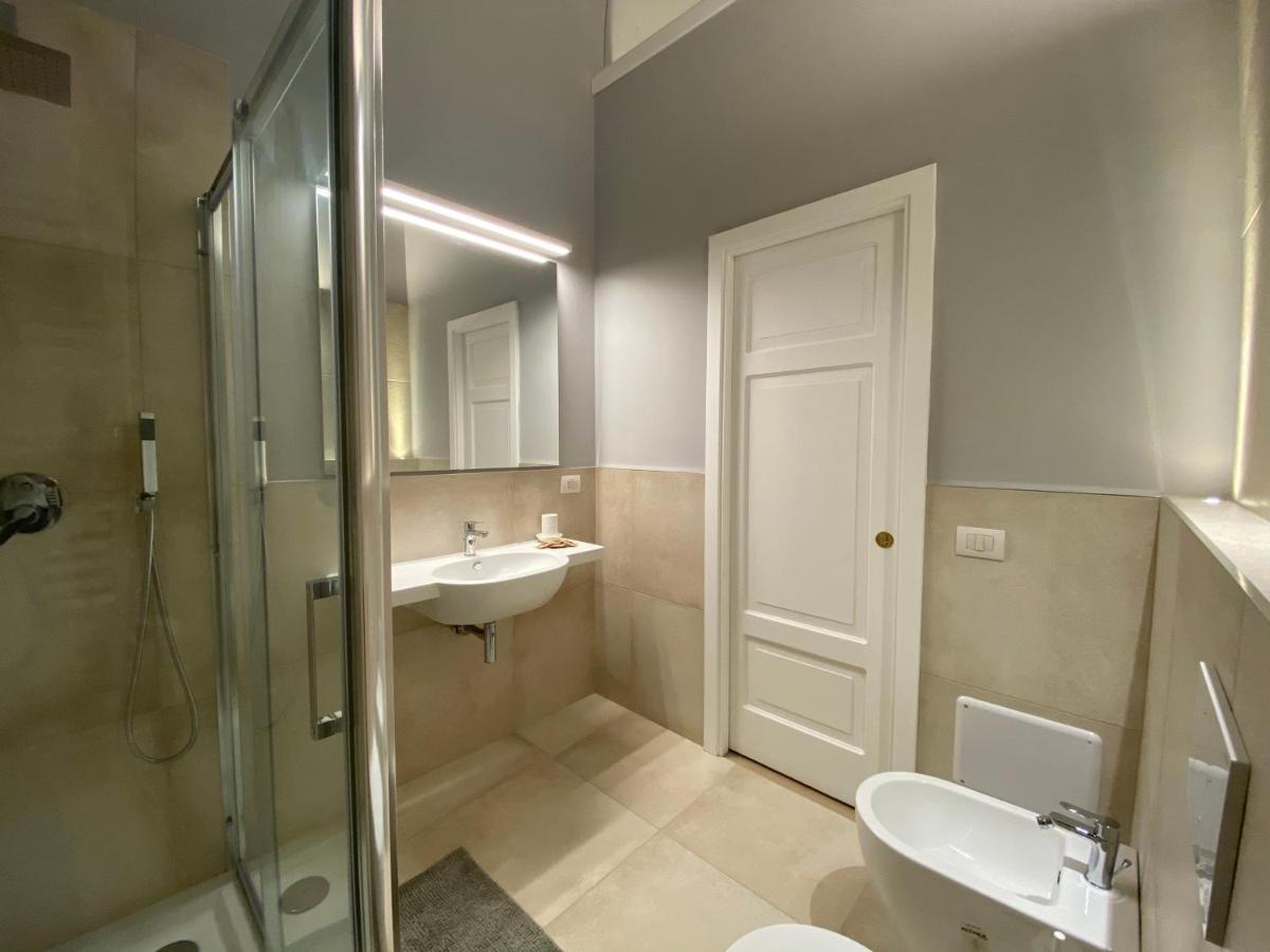 Suite 261 - Intero Appartamento Nel Centro Di Бари Экстерьер фото